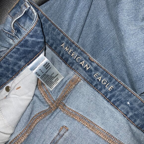 American Eagle Light-Wash High Waisted Ripped Jeans Size 16 Regular - Picture 3 of 3